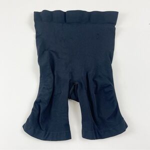 NEW SKIMS Shapewear Shorts Womens Medium Black NWOT